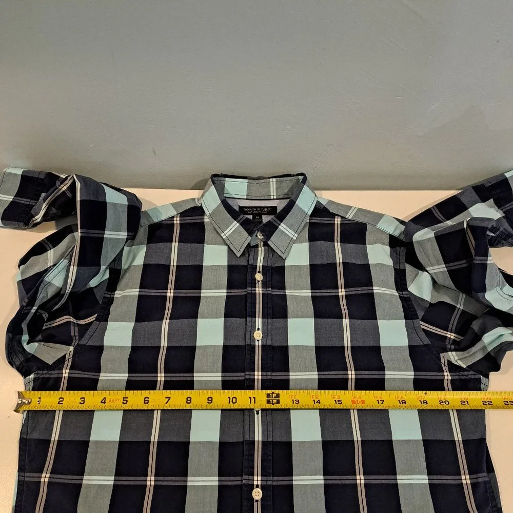 Banana Republic Soft Wash Slim Fit Men's Medium Button Down Long Sleeve Shirt
